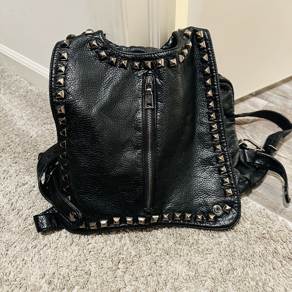 Black back pack